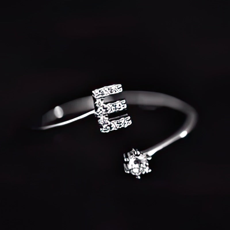 Bague initiale femme - lettre