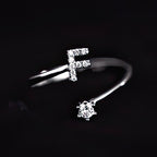 Bague initiale femme - lettre