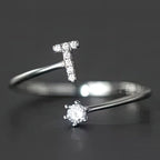 Bague initiale femme - lettre