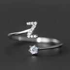 Bague initiale femme - lettre