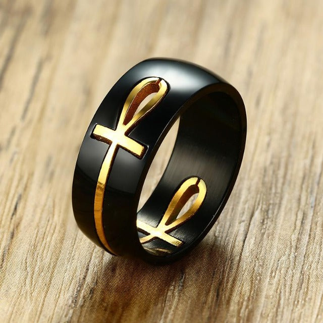 Anillo con motivo de Cruz Egipcia en negro y oro