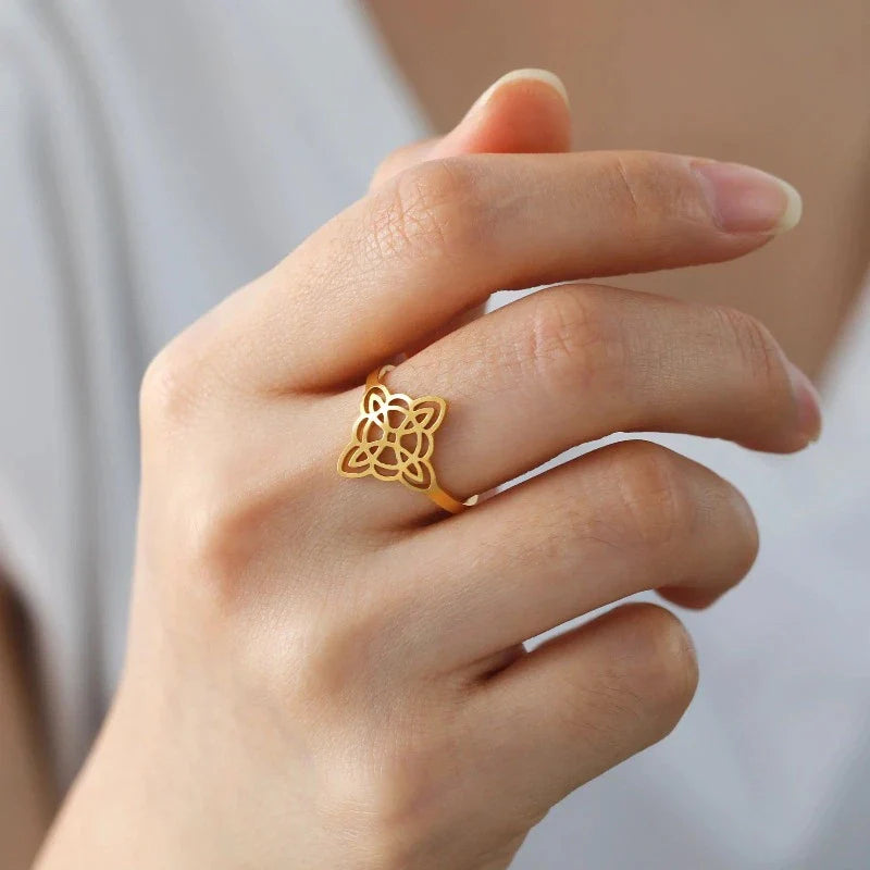 Anillo Nudo de Bruja Oro