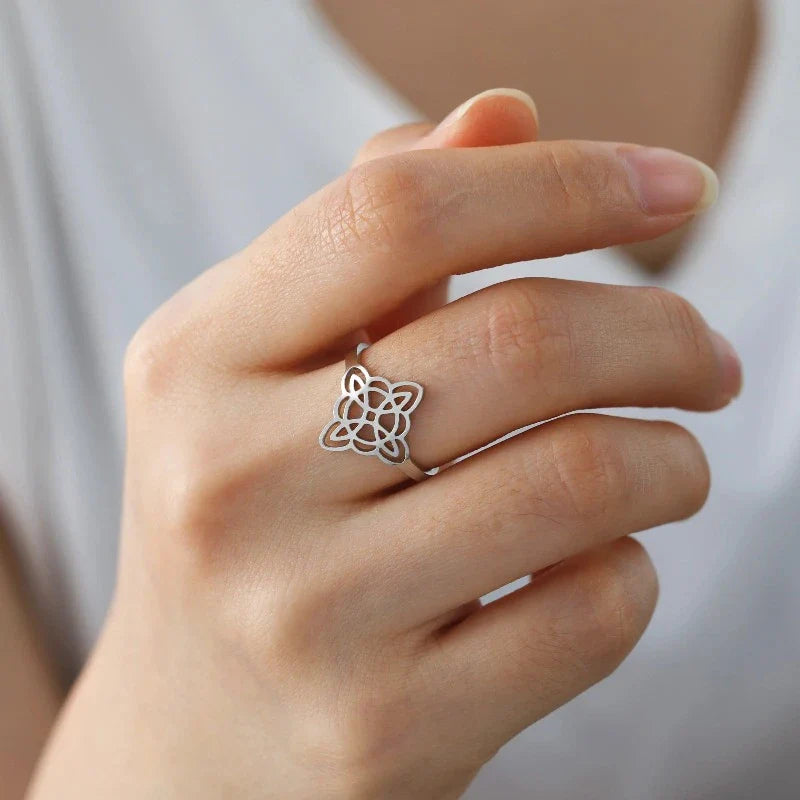 Anillo Nudo de Bruja Plata