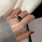 Anillo Retro con Corazón Negro
