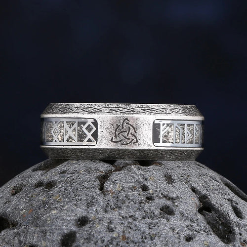 Anillo estilo vikingo nudo celta