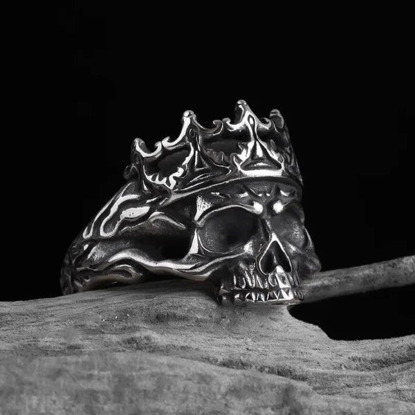 Anillo Cabeza de Calavera Acero con corona