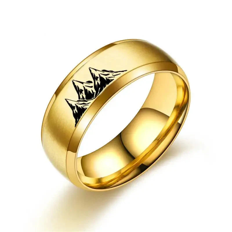 Anillos de colores con montañas doradas