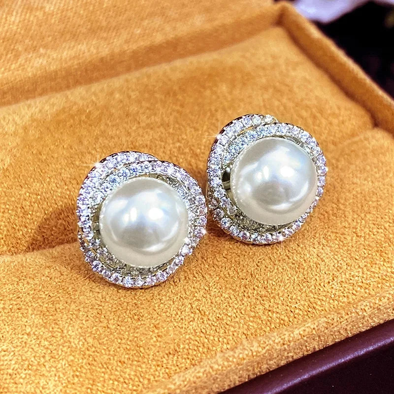 Pendientes de botón con perlas y strass plateados
