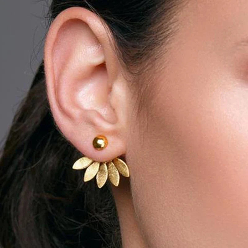 Pendientes de Botón Media Flor Dorados