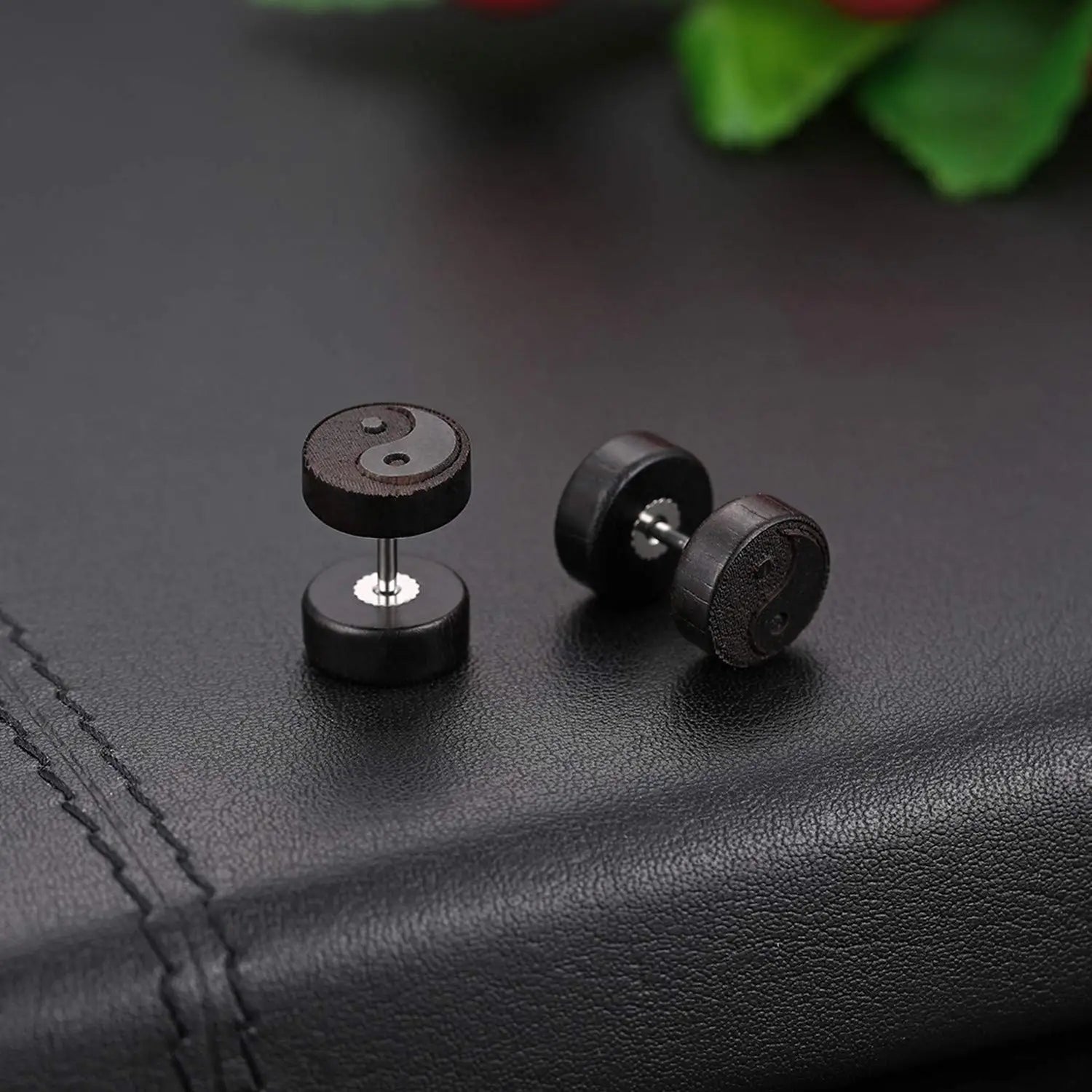 Pendientes de Clavo de Madera Yin Yang negro