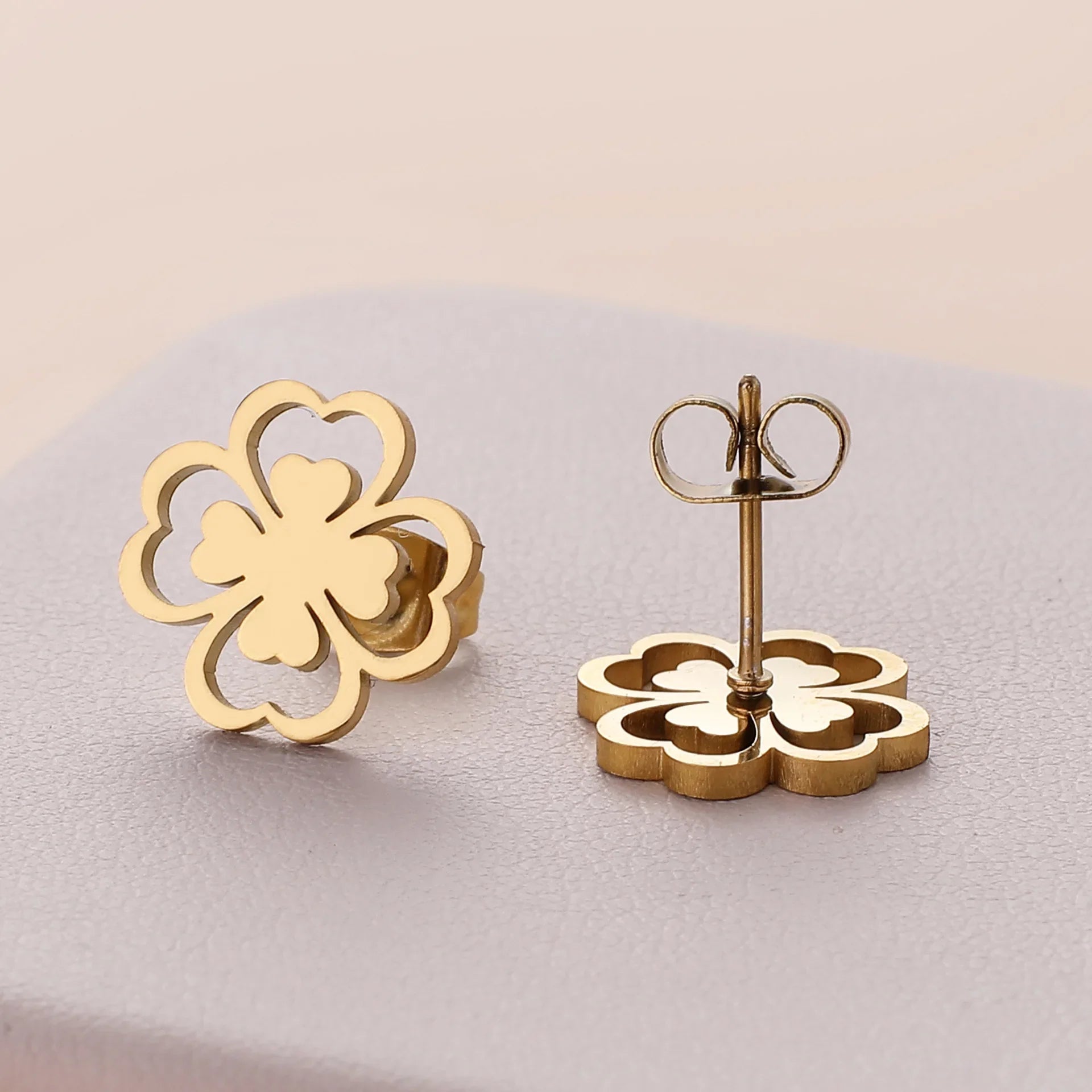 Pendientes de Botón en Hoja de Trébol de 4 Hojas oro