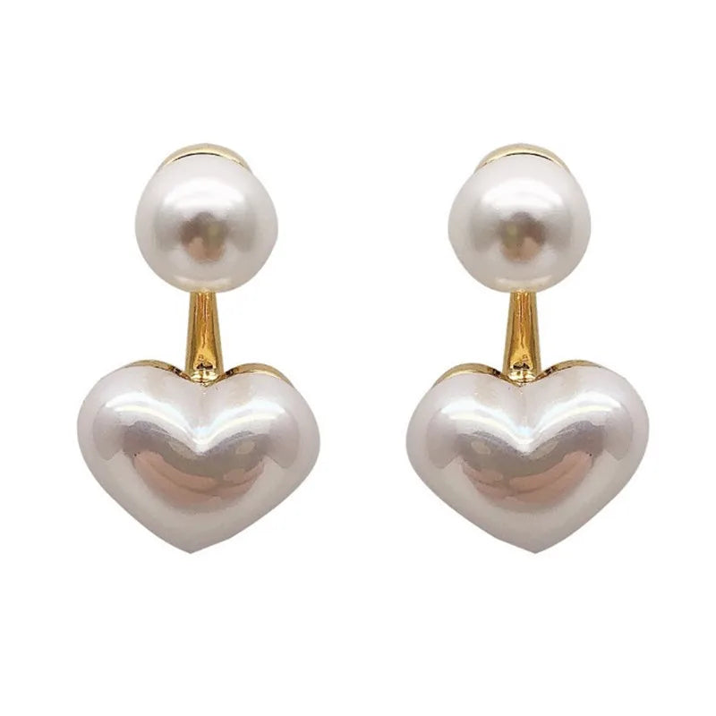 Pendientes de Botón con Perlas Blancas en Forma de Corazón