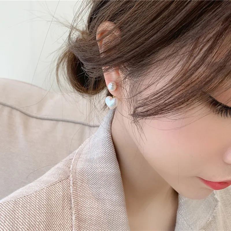 Pendientes de Botón con Perlas Blancas en Forma de Corazón