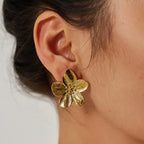 Pendientes de botón flor de cinco pétalos abiertos dorados