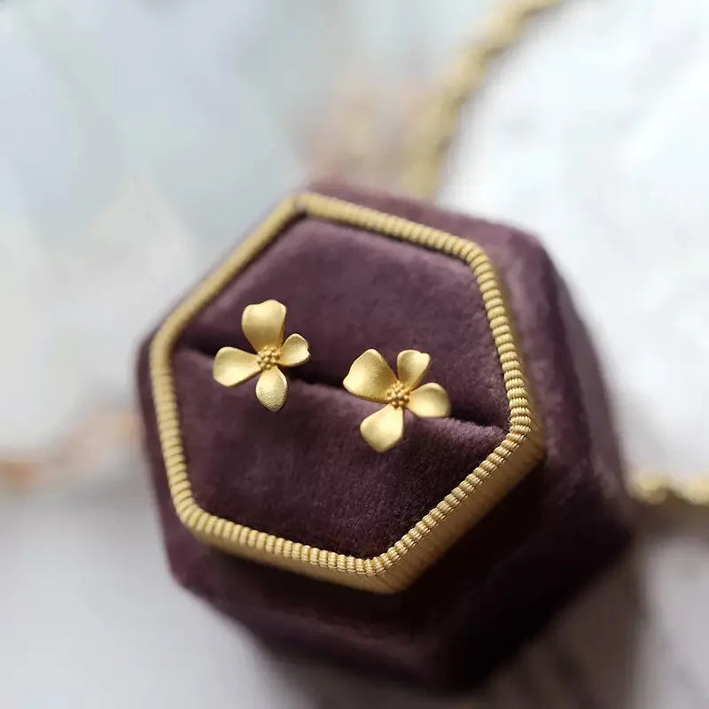 Pendientes de Clavo Flor Elegantes