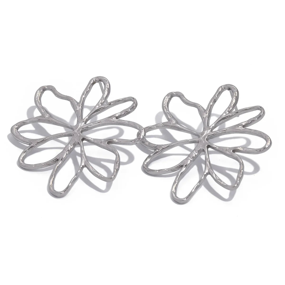 Pendientes de botón Flores Asimétricas plata