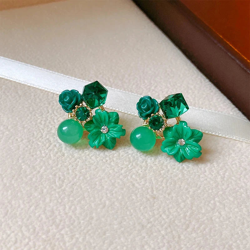 Pendientes de botón Flores y Perlas verde 1