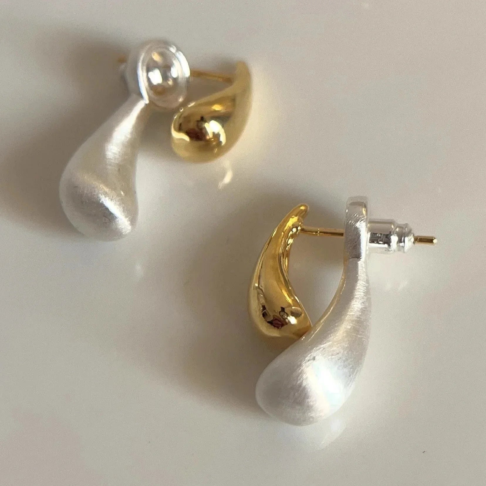 Pendientes de Clavo Gota de Agua