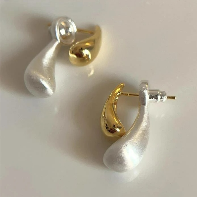 Pendientes de Clavo Gota de Agua