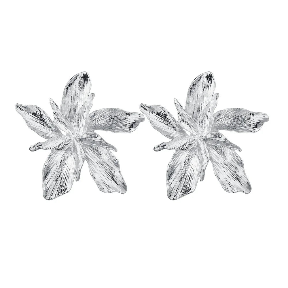 Pendientes de Botón Flor Grande Asimétrica plata