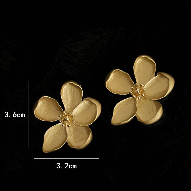 Pendientes de botón Flor Grande Dorada