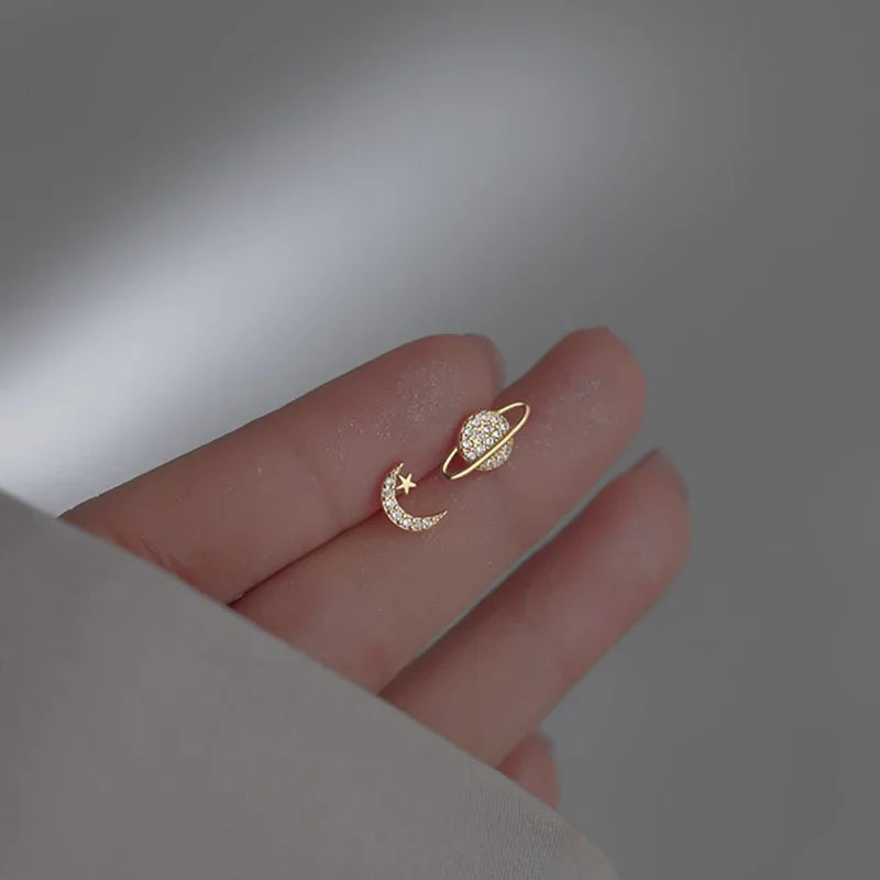 Pendientes de botón Luna y Esfera en Zirconio oro