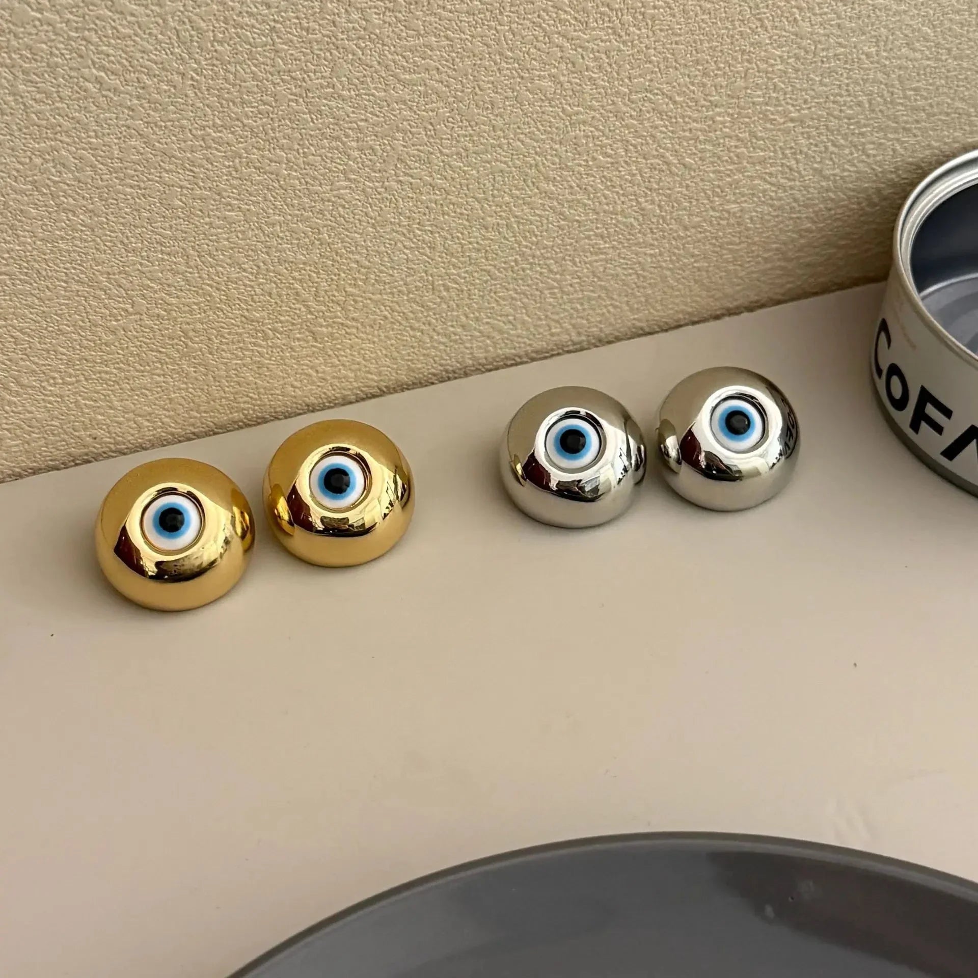 Pendientes de Clavo Vintage Contra el Mal de Ojo oro