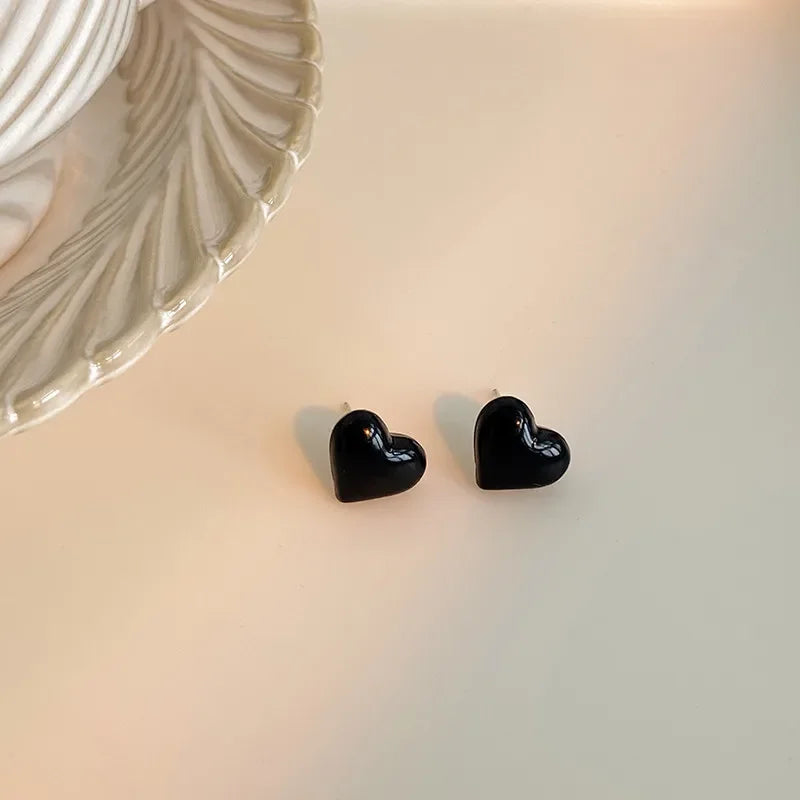 Aretes de Corazón con Perno para Mujer negro