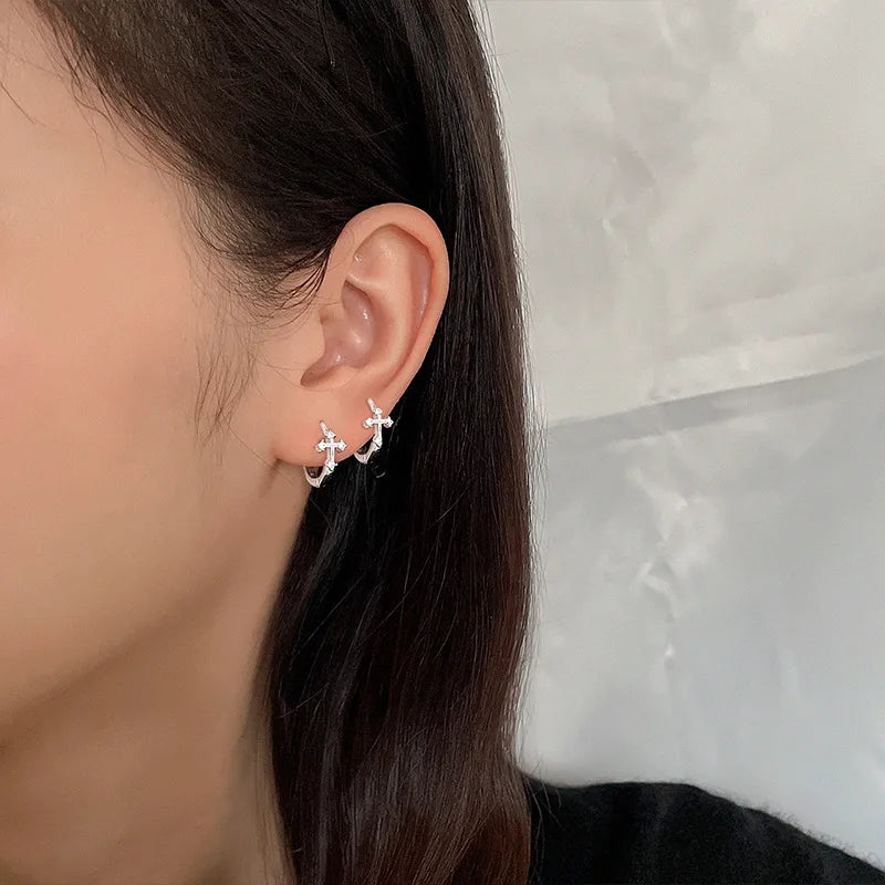 Pendientes Aros Cruz de Jesús con Circonita