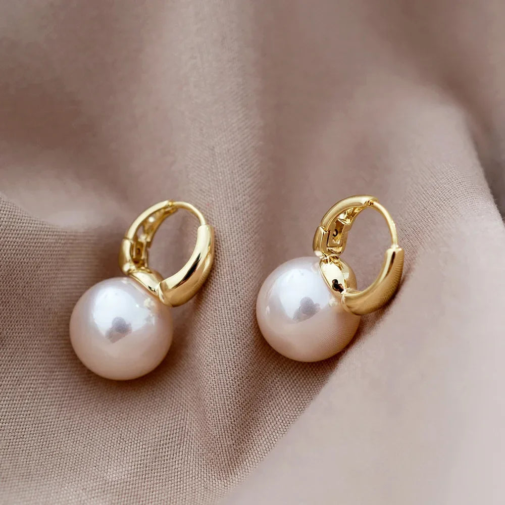 Elegantes Pendientes Aros con Perla