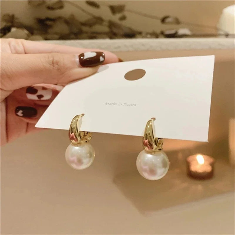 Elegantes Pendientes Aros con Perla