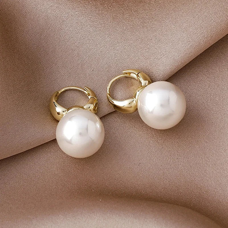 Elegantes Pendientes Aros con Perla