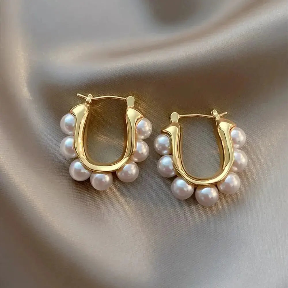 Elegantes Pendientes Aros con Perlas