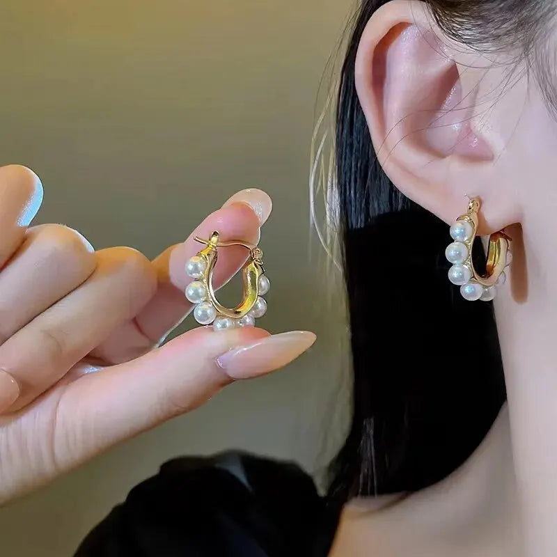 Elegantes Pendientes Aros con Perlas