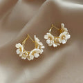 Pendientes Aros Retro Flores Blancas