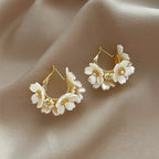 Pendientes Aros Retro Flores Blancas