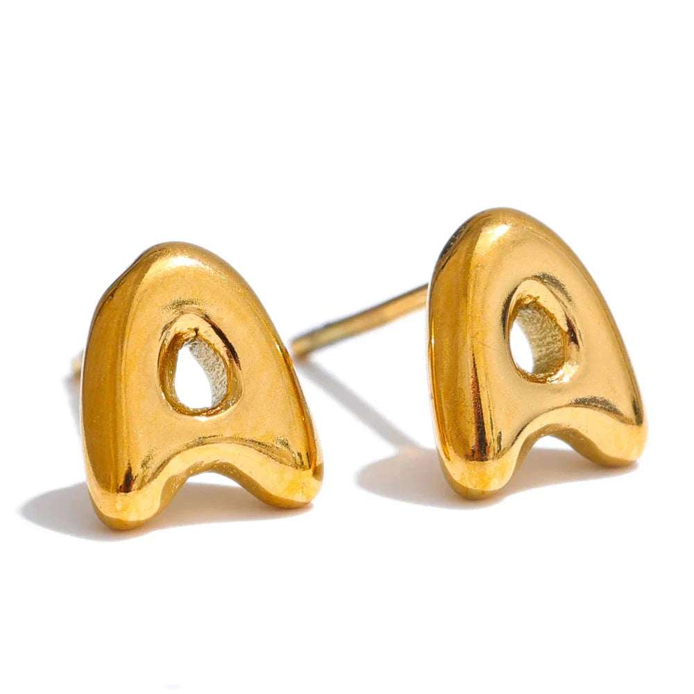 Boucles d'oreilles dorées avec initiale - lettre