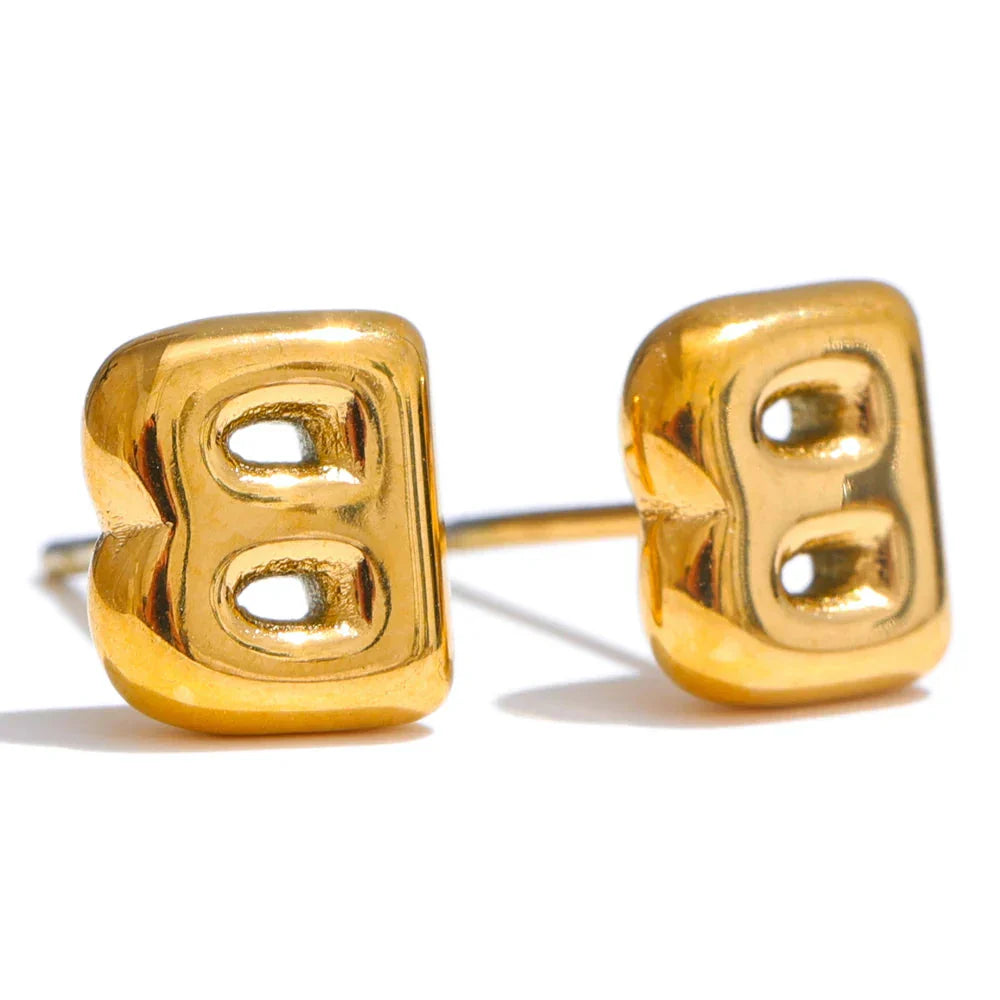 Boucles d'oreilles dorées avec initiale - lettre
