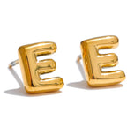Boucles d'oreilles dorées avec initiale - lettre
