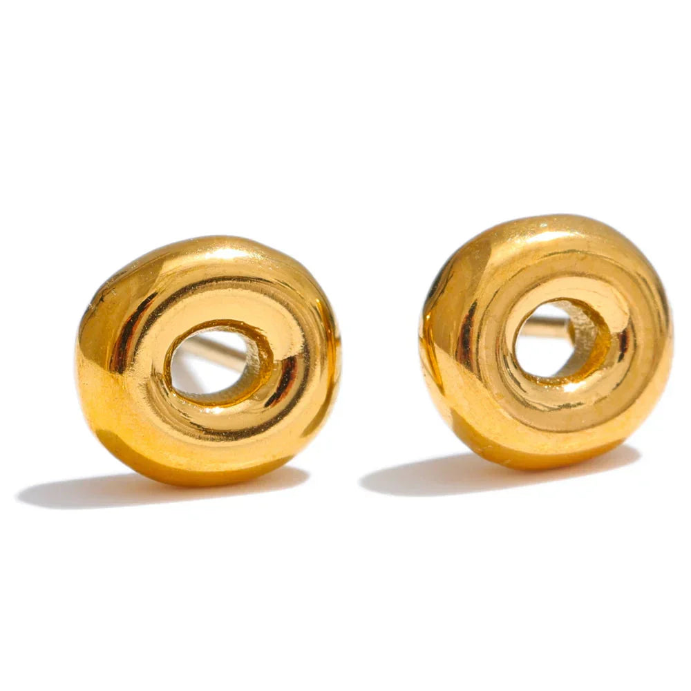 Boucles d'oreilles dorées avec initiale - lettre