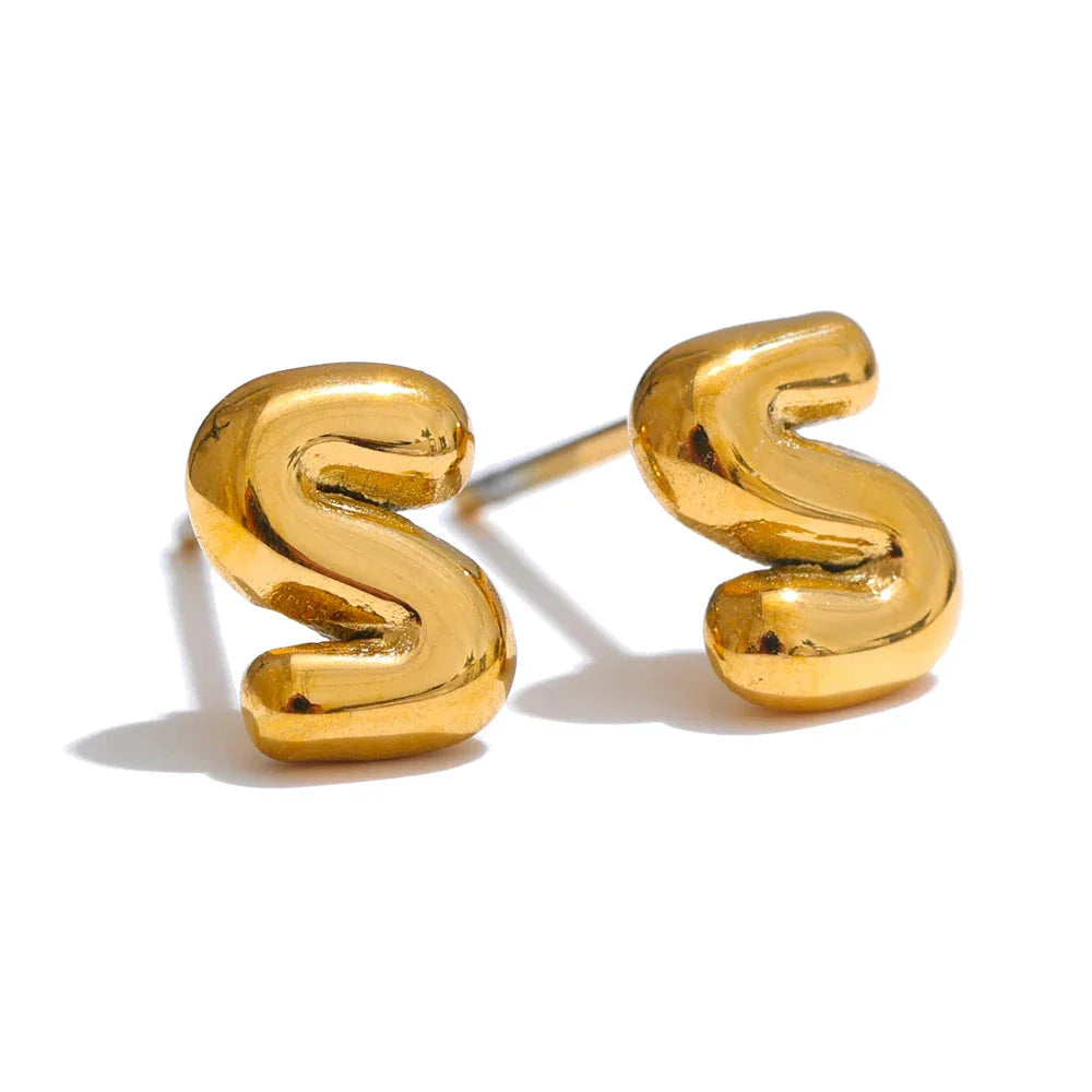 Boucles d'oreilles dorées avec initiale - lettre