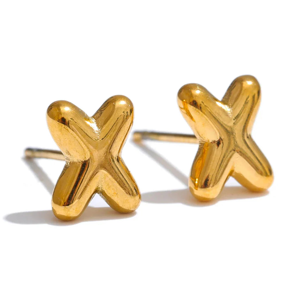 Boucles d'oreilles dorées avec initiale - lettre