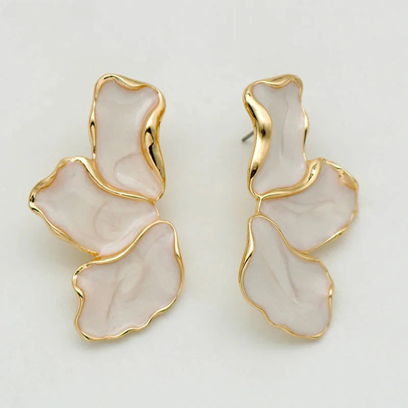 Pendientes de Media Flor Clavo Pétalos blancos