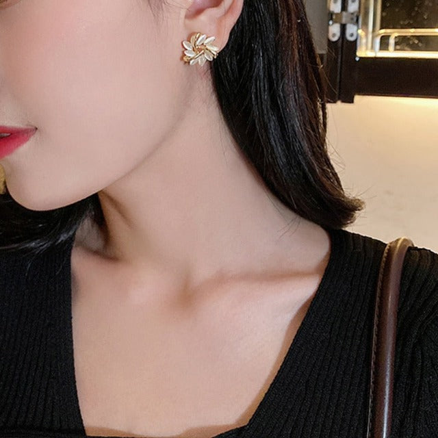 Pendientes Flor Dorada para Mujer