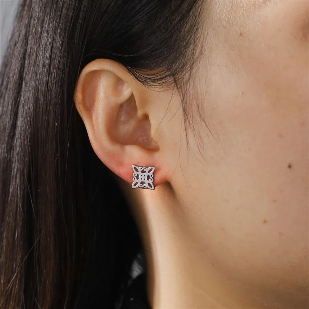 Pendientes Nudo de Bruja Clavos de Protección Mujer Wiccan plata
