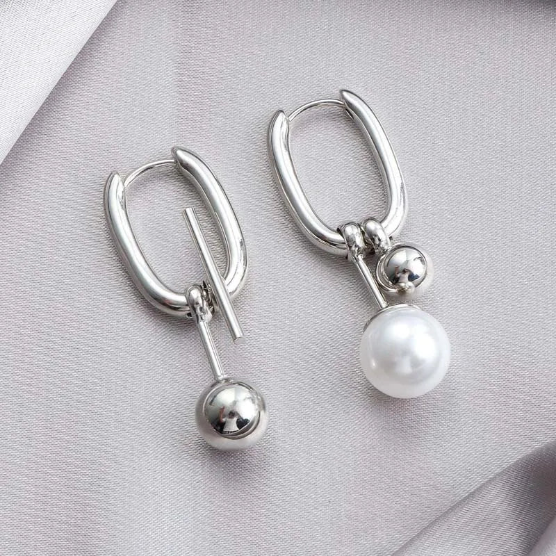 Pendientes Aros Estilizados con Perlas