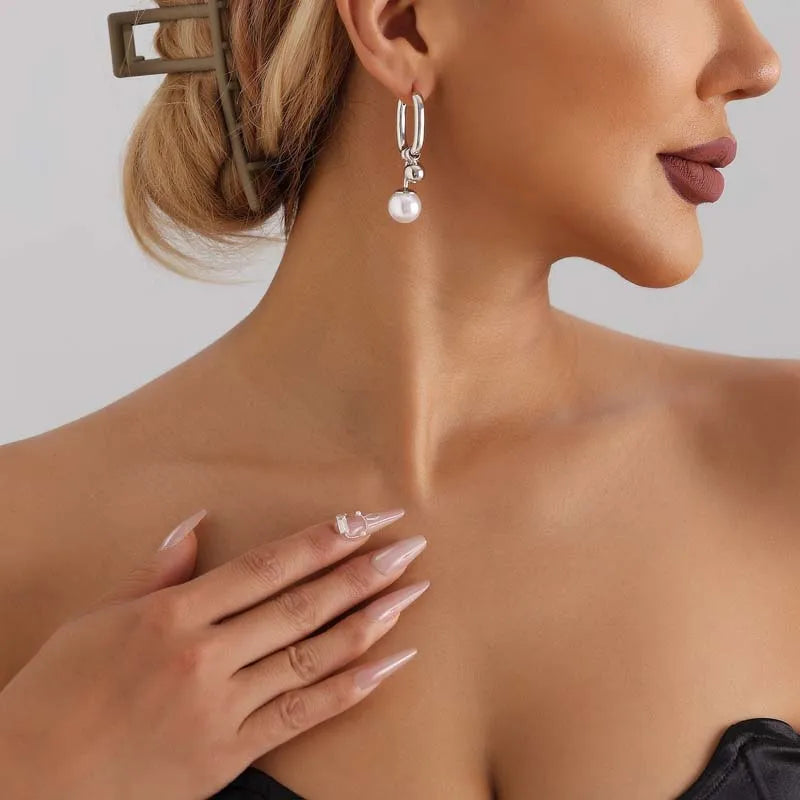 Pendientes Aros Estilizados con Perlas