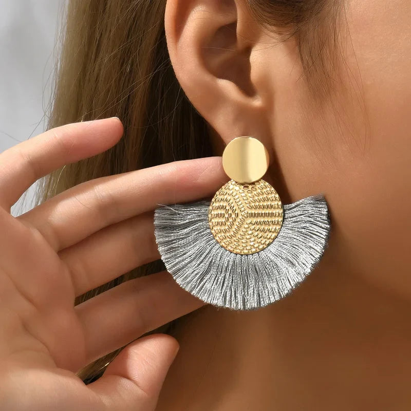 Pendientes Colgantes de Estilo Bohemio en Abanico gris