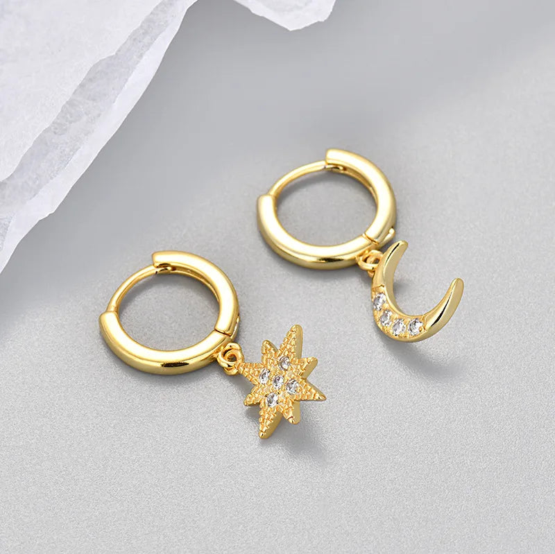 Pendientes Colgantes de Estrella y Luna en Circonio dorado