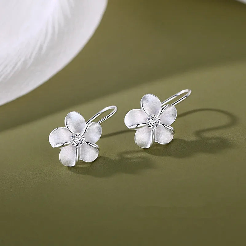 Pendientes Colgantes Flor Blanca Vintage de Circonio